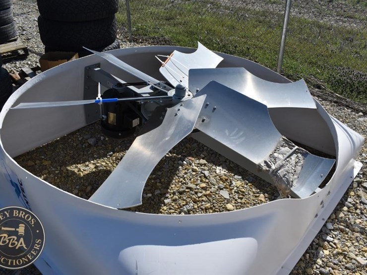 ventec-72in-barn-fan-38951-image-3