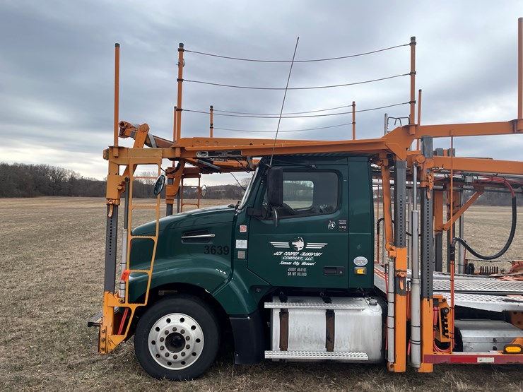 #110-•-2014-volvo-car-hauler-semi-and-trailer-(has-wi-title)-image-12