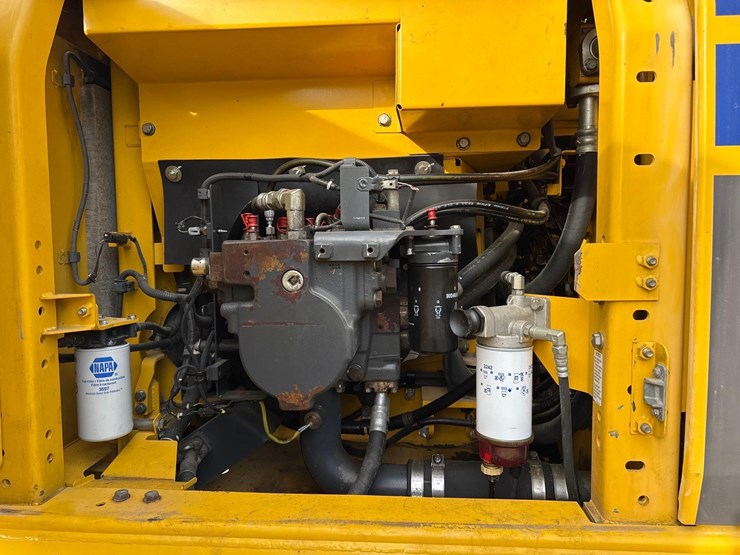 2018-komatsu-pc210-lc-11-image-23