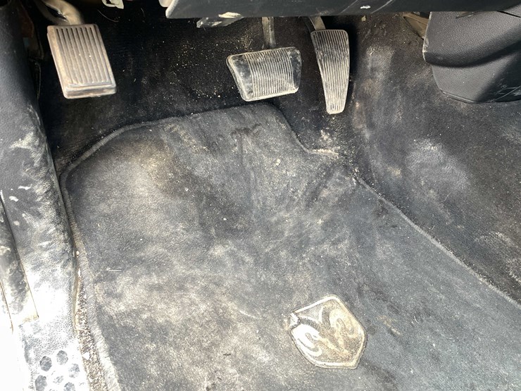 2017-dodge-1500-image-43