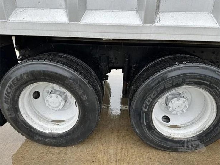 1999-international-paystar-5000-image-6