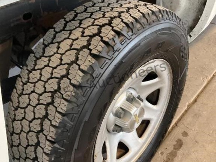 2015-chevrolet-silverado-1500-image-8