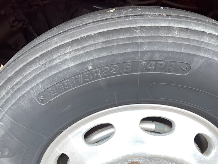 2008-peterbilt-386-image-11