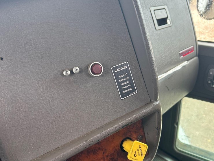 2007-kenworth-t300-image-25