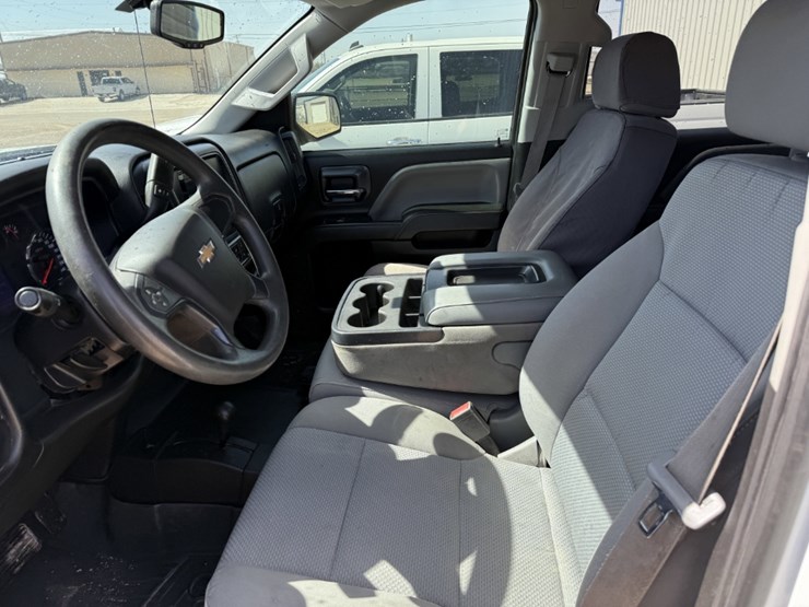 2015-chevrolet-silverado-2500hd-image-18