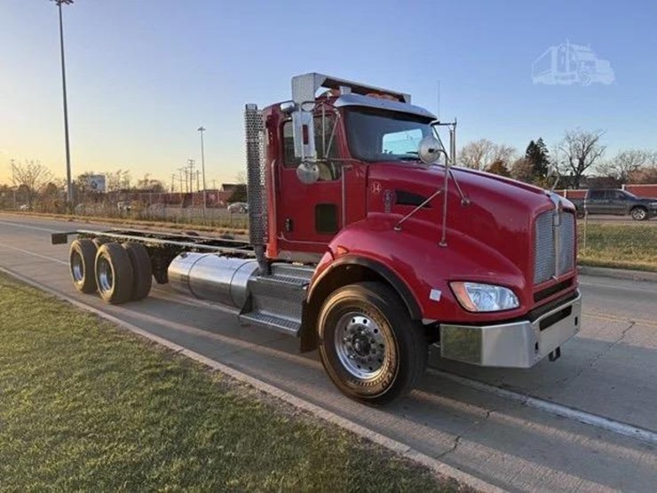 2014-kenworth-t470-image-1