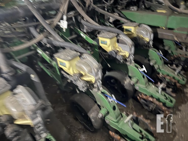 2010-john-deere-db60-image-11