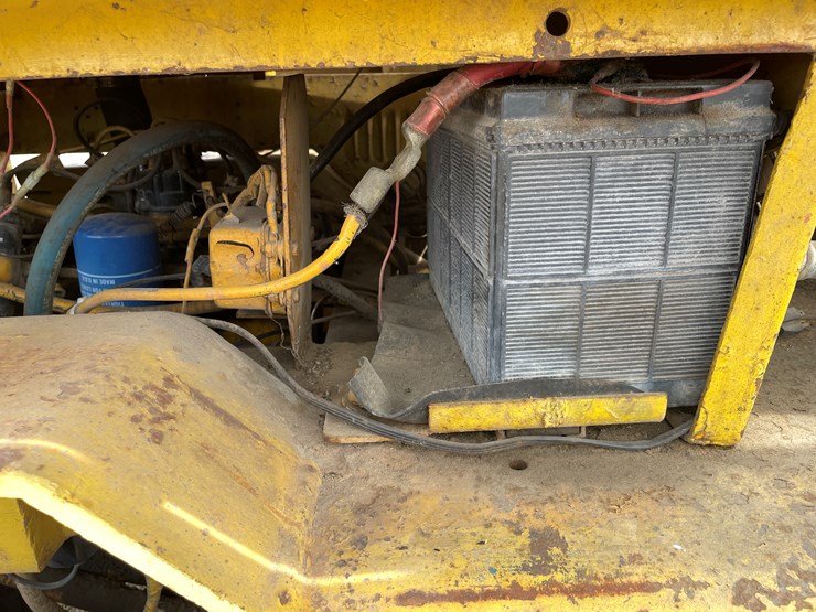 #173-•-otis-ut-50-gas-powered-rough-terrain-forklift-image-32