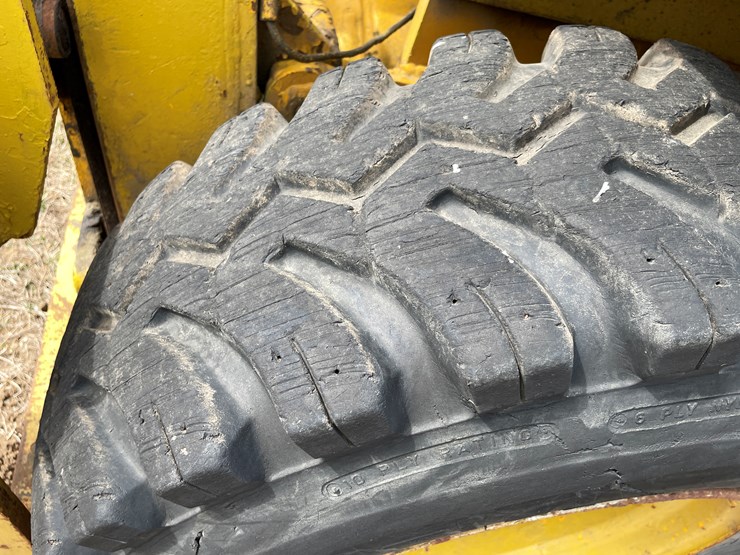 #173-•-otis-ut-50-gas-powered-rough-terrain-forklift-image-43