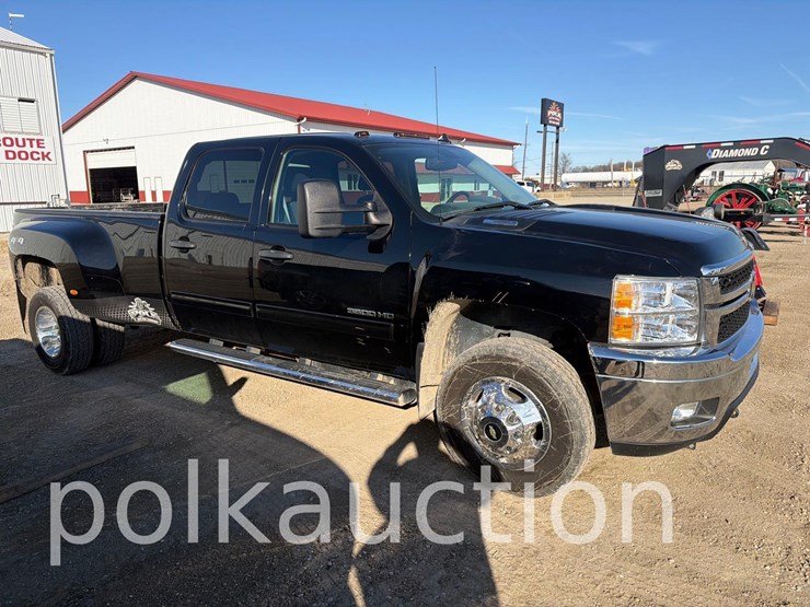 2012-chevrolet-3500hd-image-3