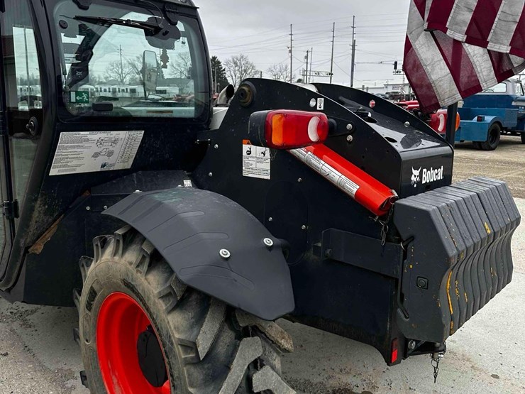 2022-bobcat-tl619-image-11