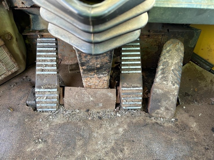 caterpillar-it28f-image-20