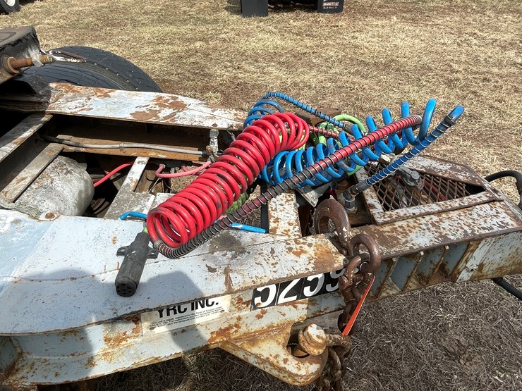 1983-fruehauf-semi-image-22