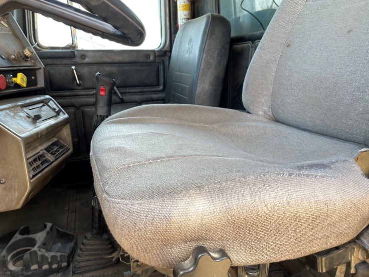 #401-•-1991-mac-rb688s-dump-truck-(has-mn-title)-image-50