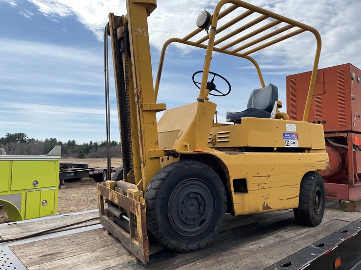#170-•-baker-5000-lbs.-gasoline-powered-forklift-image-1