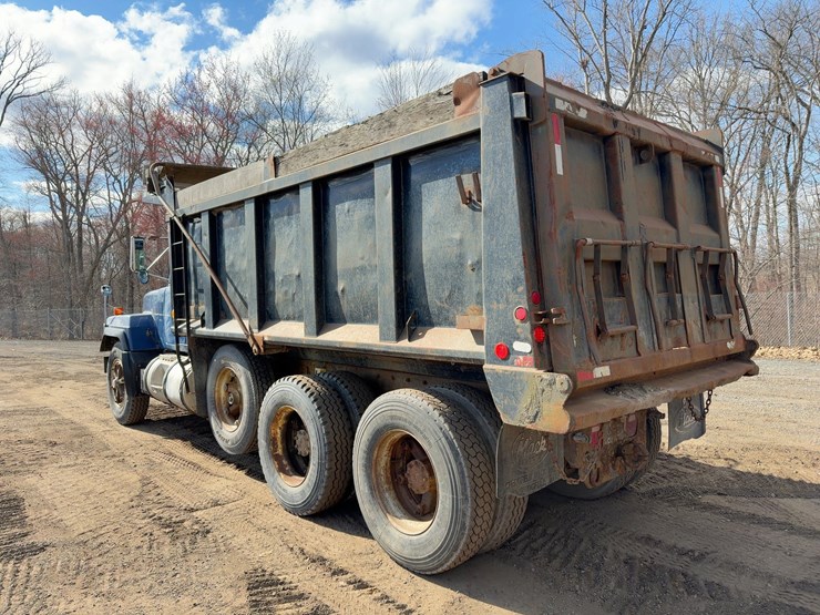 1998-mack-rd690s-image-3