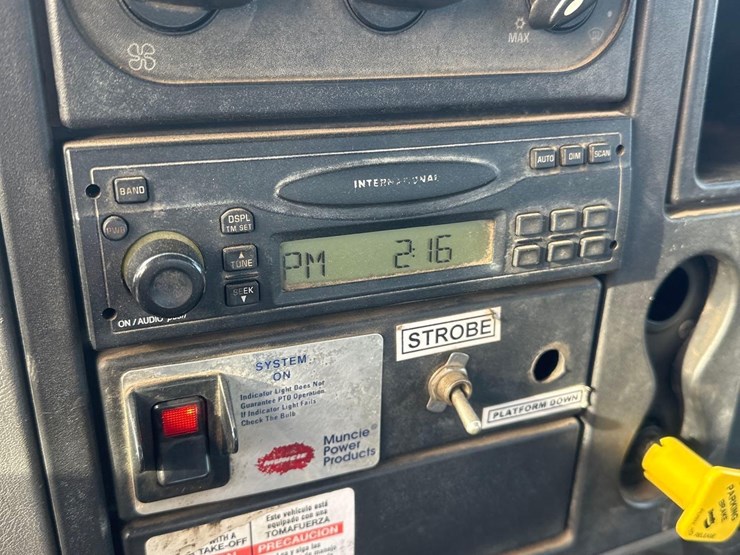 2006-international-durastar-4400-image-31