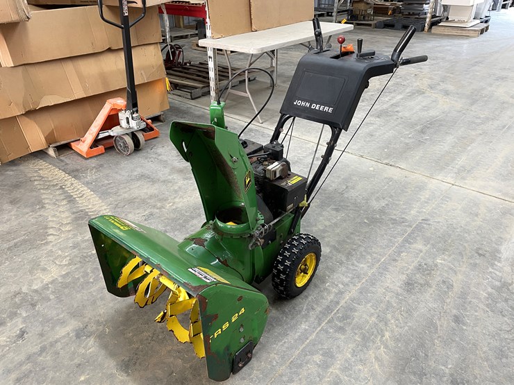 #3968-•-john-deere-trs24-snowblower-image-1