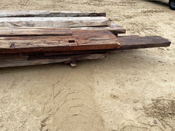 #3979-•-(15)-hand-hewn-barn-beam-face-boards-image-17