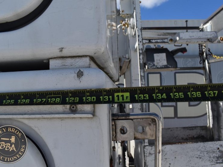 2005-gmc-topkick-image-20