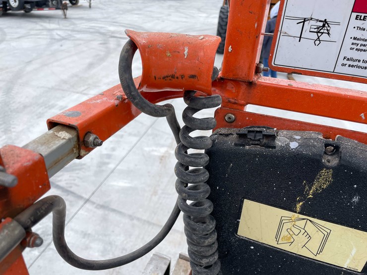 2008-jlg-2630es-image-39