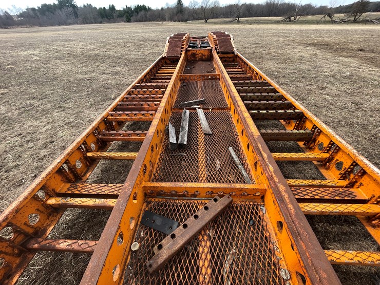 #154-•-2005-delavan-semi-truck-auto-hauler-trailer-(delay-in-title)-image-14