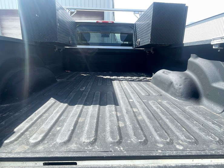 2015-dodge-1500-image-28