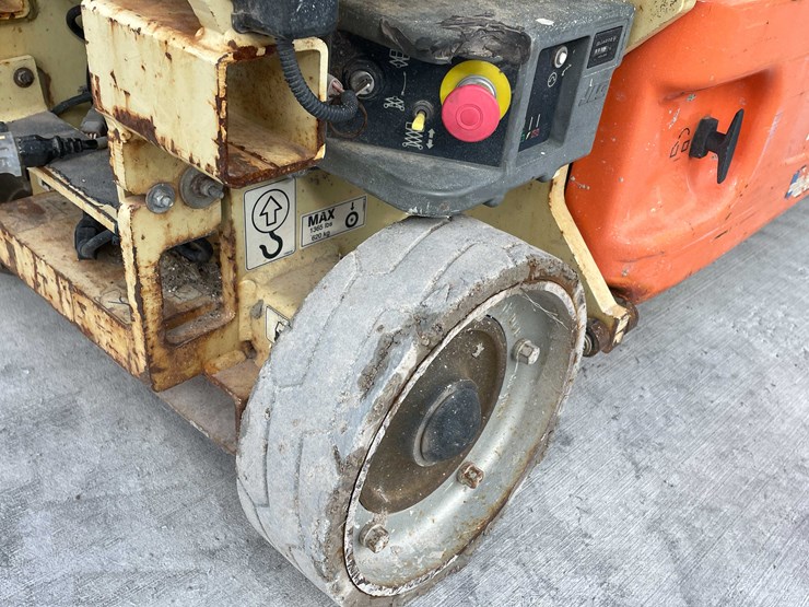 2014-jlg-1930es-image-14