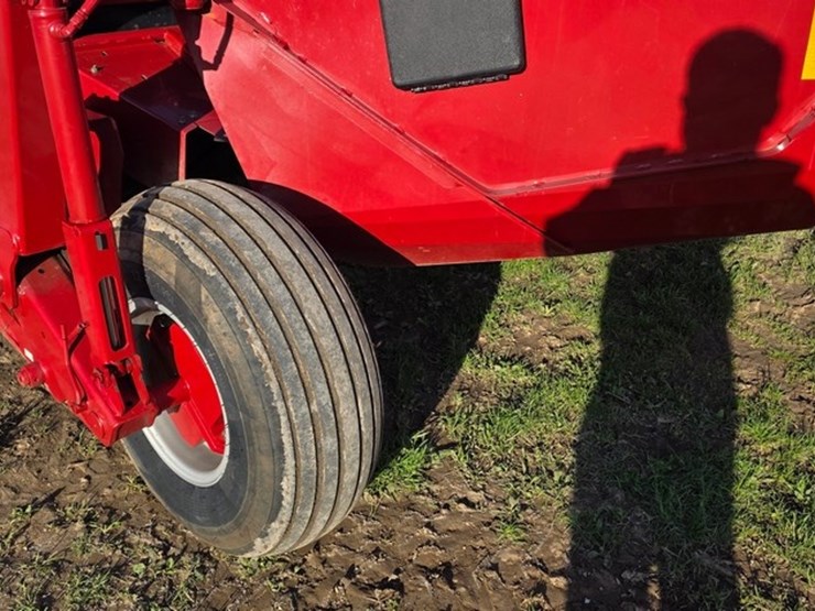 2023-case-ih-dc135-image-30