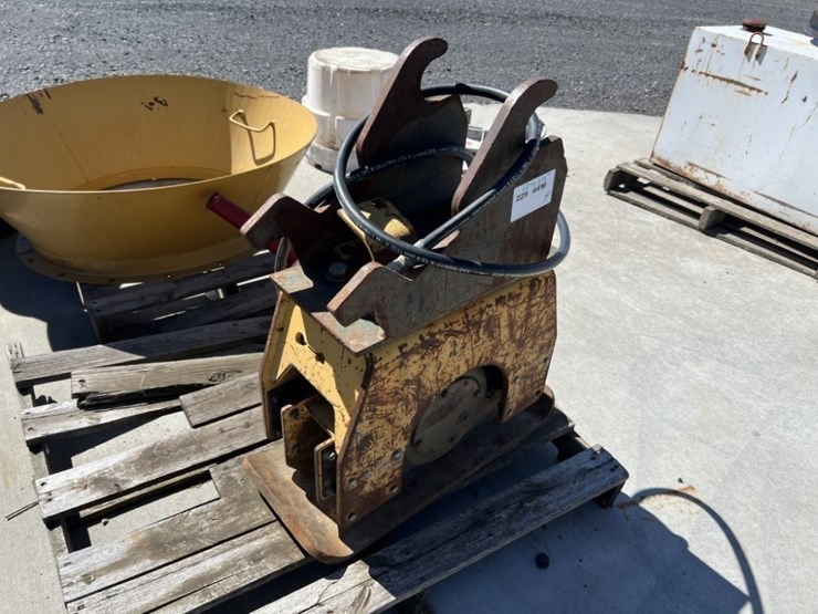 12"-x-48"-plate-compactor-image-3