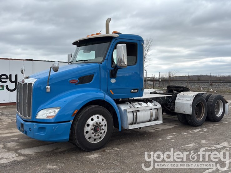 2018-peterbilt-579-image-1