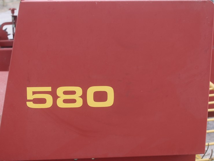 new-holland-580-image-62