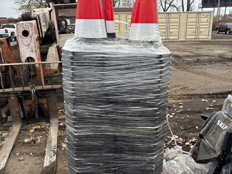 (250)-new-ir-ranch-co-30in-traffic-cones-model-irstc-image-2