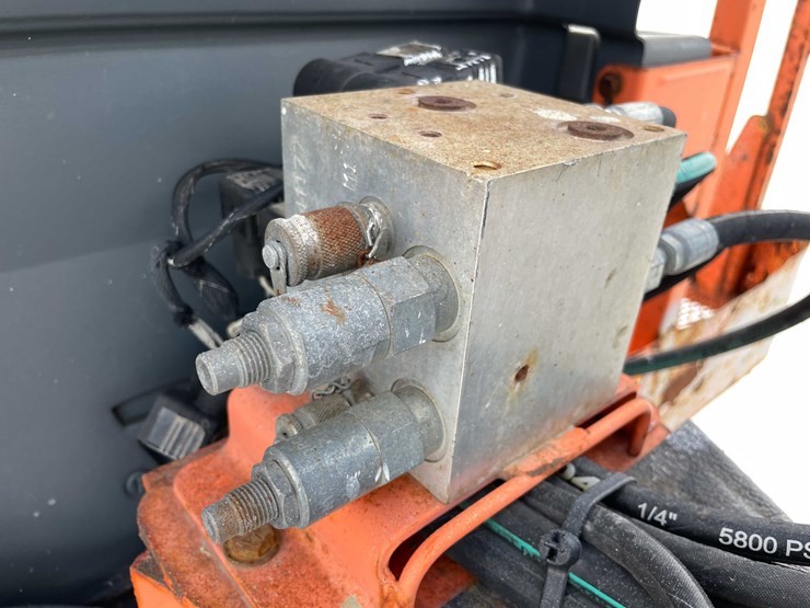 2006-jlg-450a-image-55