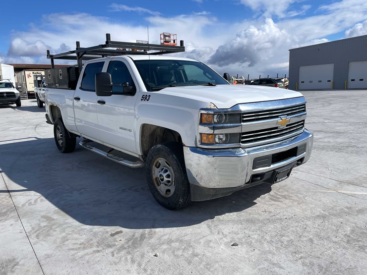 2015-chevrolet-1500-image-3