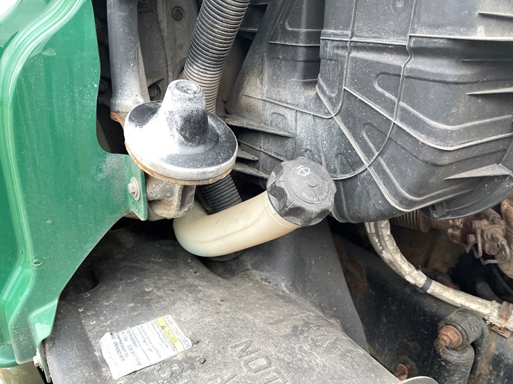 #114-•-2017-freightliner-single-axle-day-cab-semi-tractor-(has-wi-title)-image-67