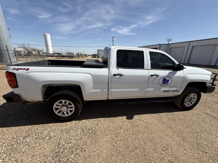 2015-chevrolet-silverado-2500hd-image-11