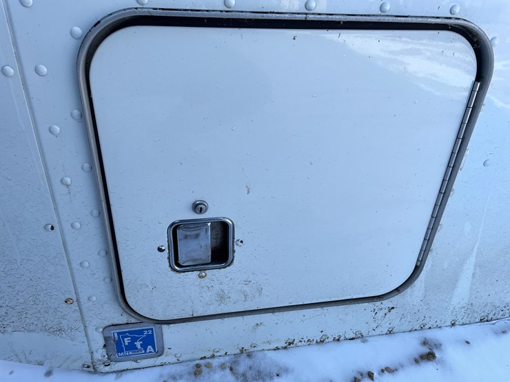 #3937-•-semi-sleeper-cab-image-24