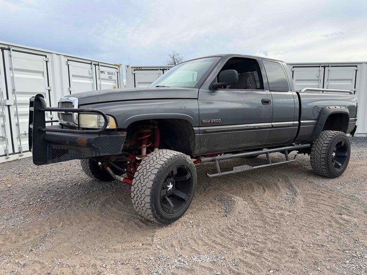 2002-dodge-ram-2500-image-1