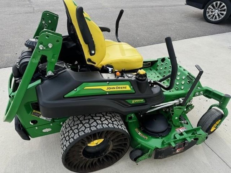2024-john-deere-z950m-image-3