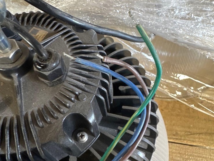 (10)-like-new-110/120v-led-shop-lights-image-4