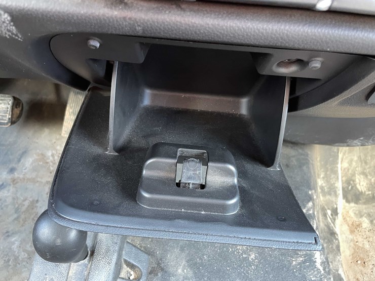 2015-chevrolet-1500-image-80