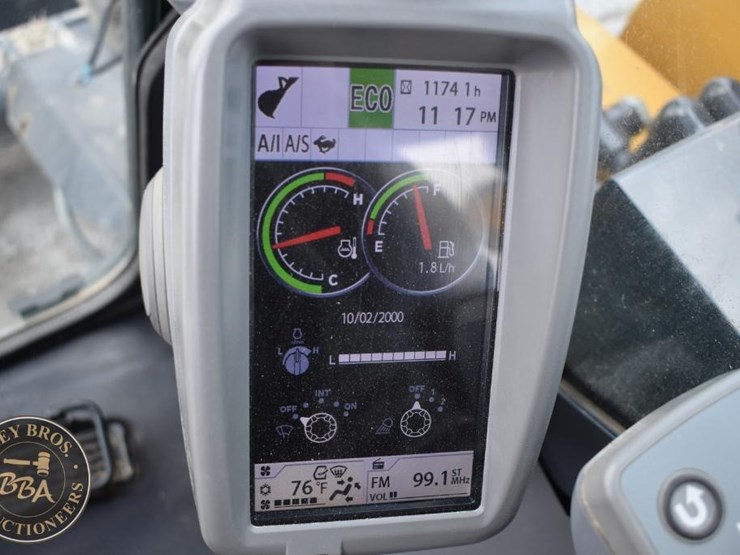 2021-deere-85g-image-56