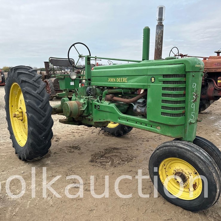 JOHN DEERE B