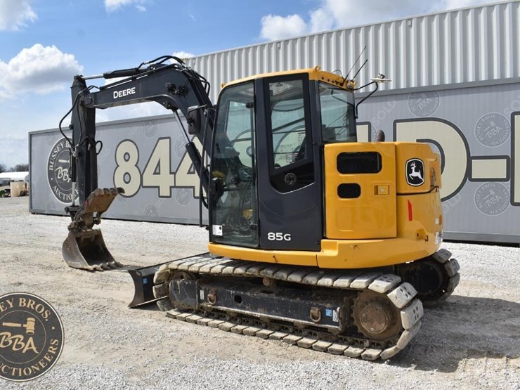 2021-deere-85g-image-3