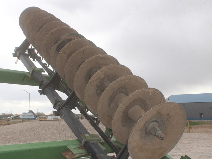 john-deere-220-image-23