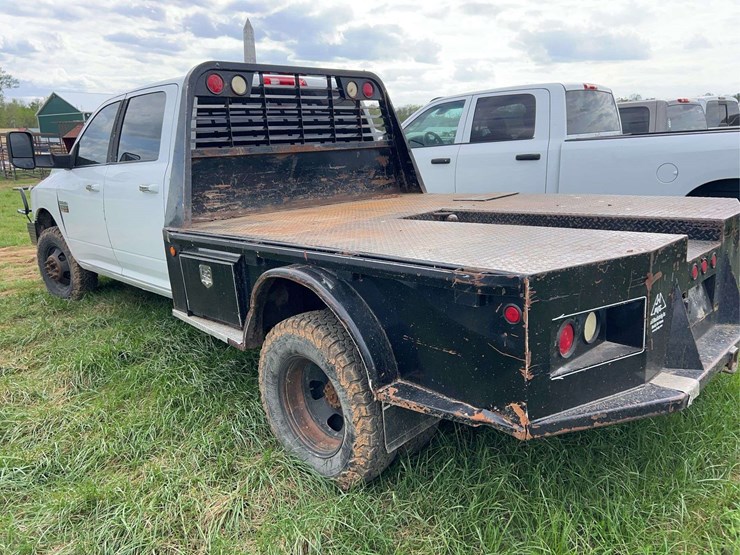 2011-dodge-ram-3500-image-4