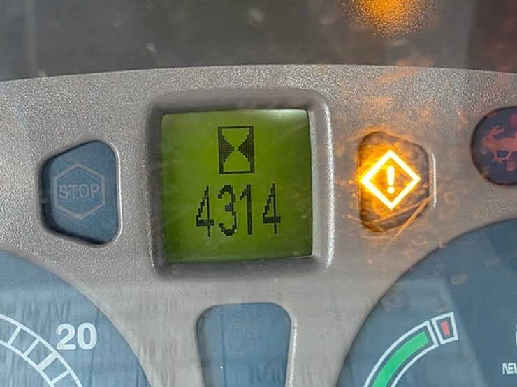 2006-new-holland-ts135a-image-75