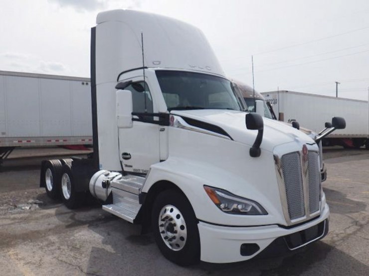 2023-kenworth-t680-image-2