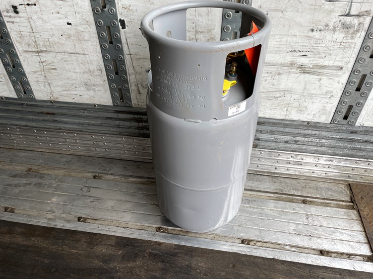 #10741-•-steel-forklift-lp-tank-image-3